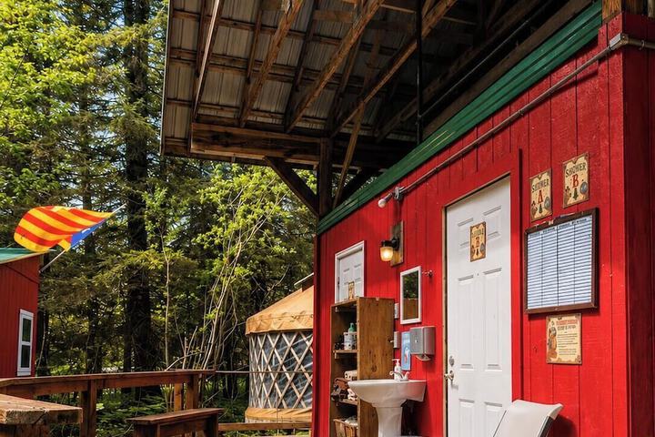 Nauti Otter Inn and Yurt Village