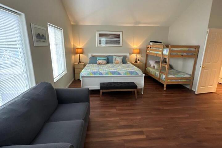 Gearhart Lakefront Vacation Rental