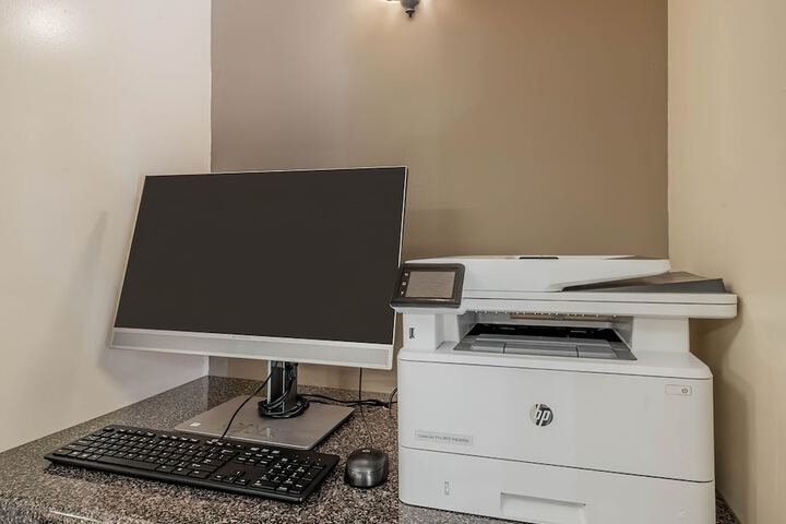 Sonesta Simply Suites Cleveland North Olmsted Airport