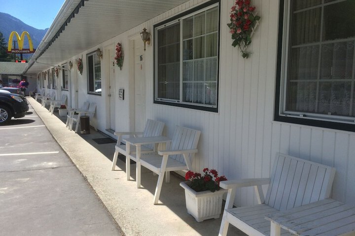 Hotel 8 of 21