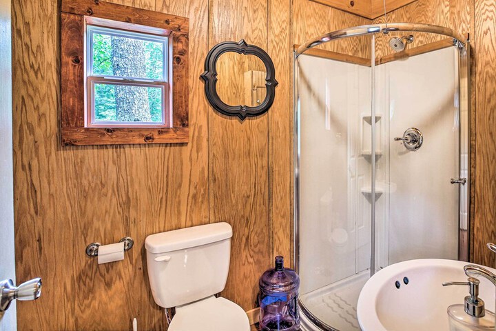 Off-the-grid Cabin Living in Red River Gorge!