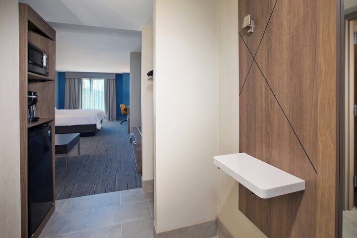 Room 47 of 75