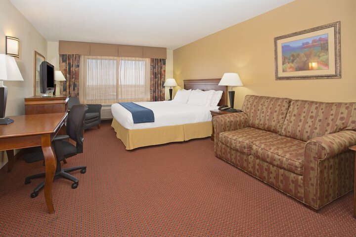 Room 7 of 30