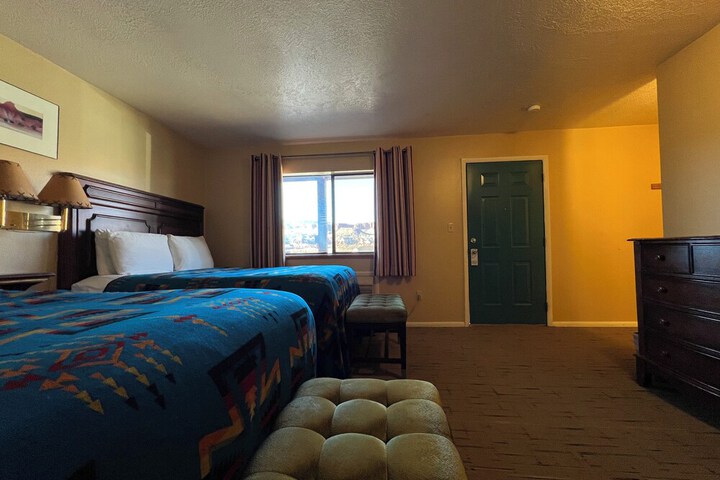 The Rim Rock Inn