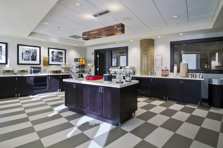 Hampton Inn & Suites Columbus-Downtown
