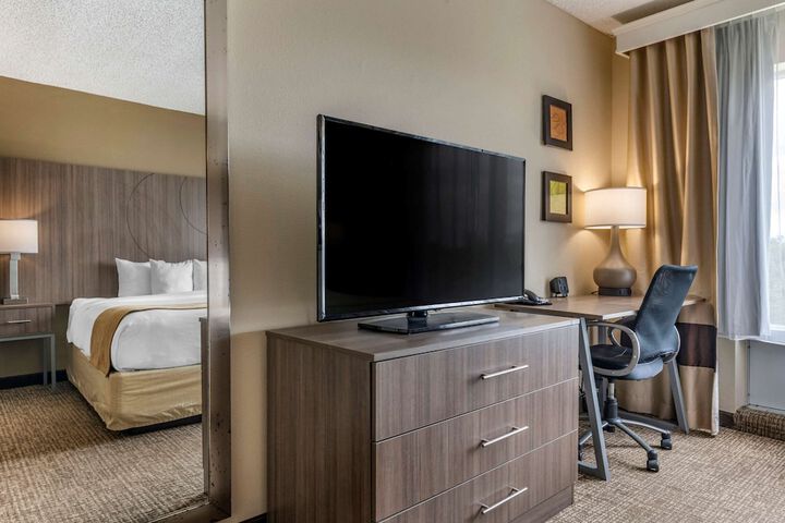Room 17 of 34