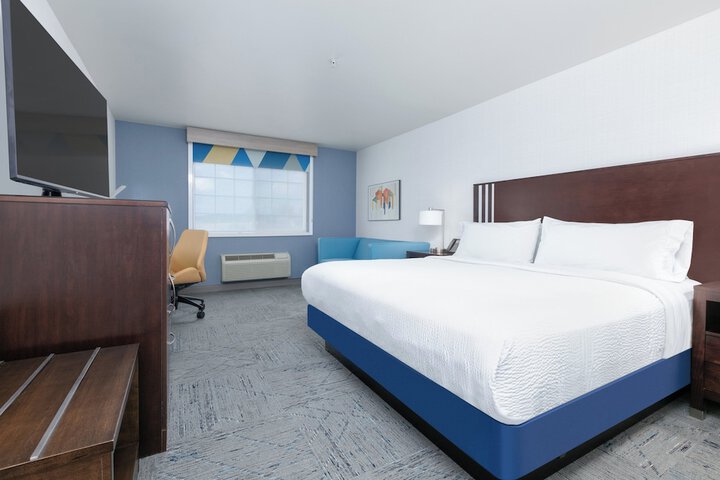 Room 40 of 72