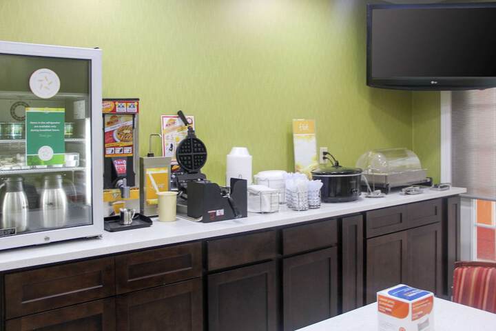 Breakfast/Coffee Service 22 of 27