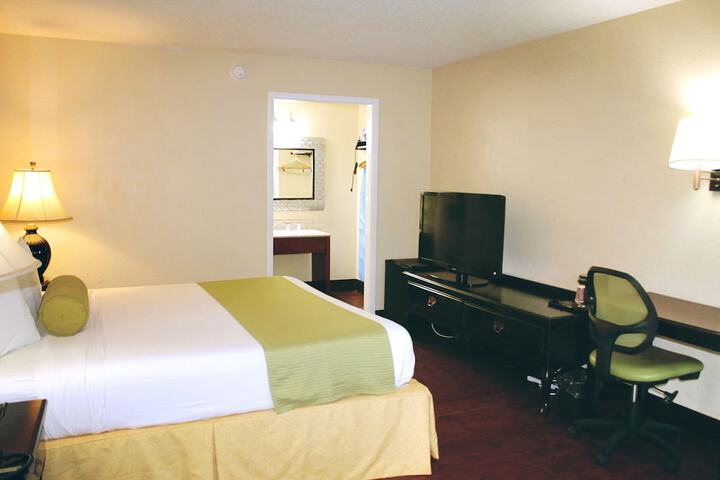 Room 14 of 14