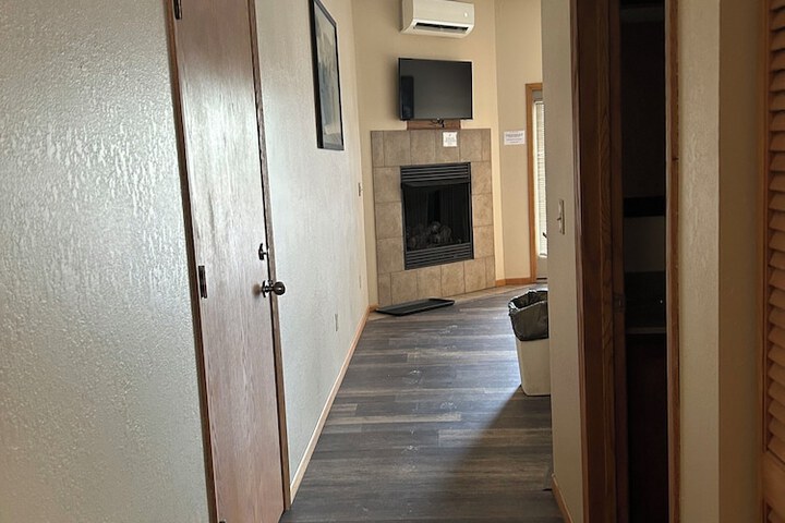 Room 55 of 80