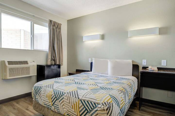 Room 16 of 26