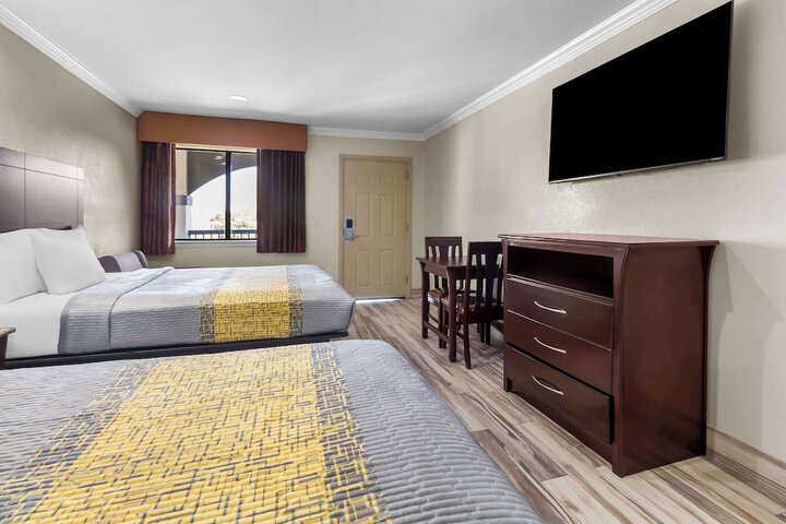 Room 25 of 34