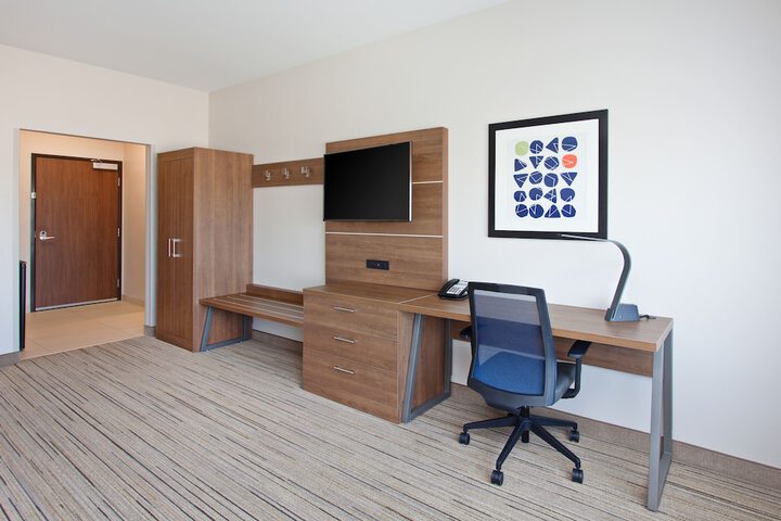 Holiday Inn Express & Suites Moses Lake by IHG