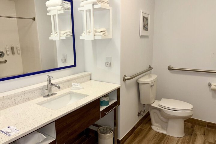 Hampton Inn McHenry