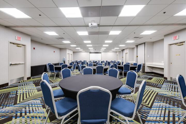 Holiday Inn Express Naperville by IHG