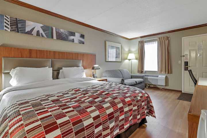 Room 11 of 32