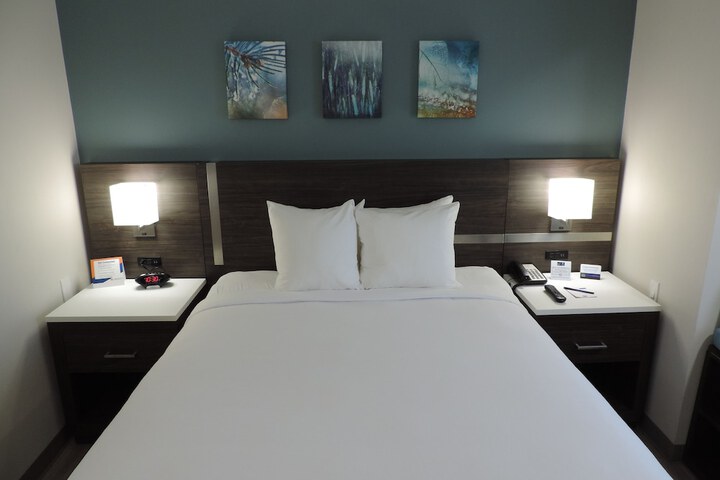 Room 26 of 40