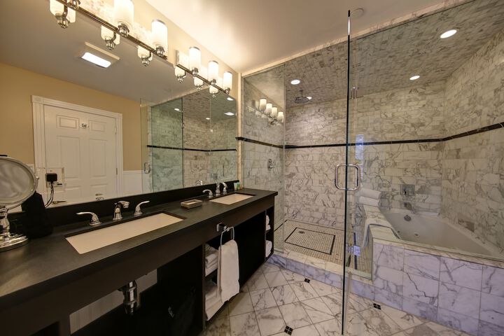 Glenmore Plaza Hotel