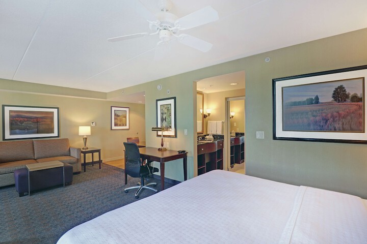 Room 34 of 47