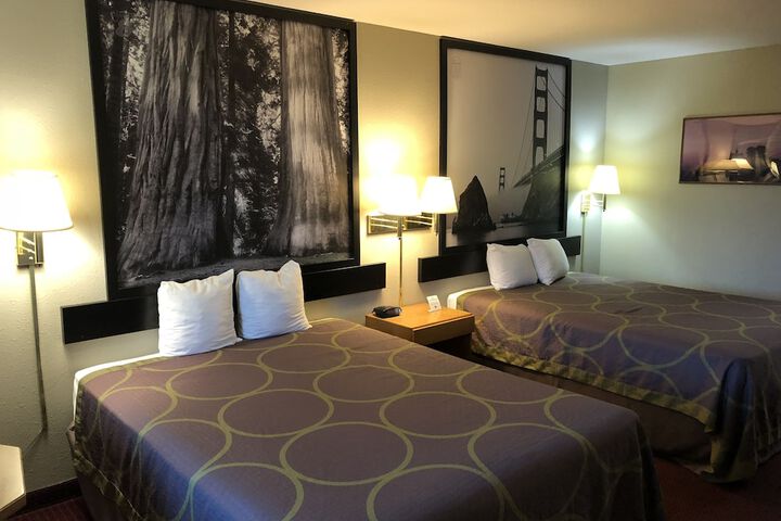 Super 8 by Wyndham Crescent City