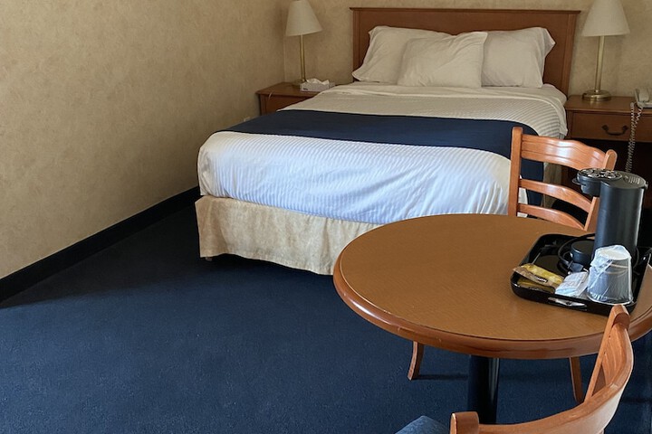 Room 21 of 37