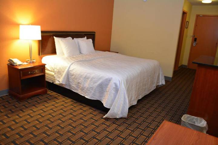 Room 8 of 15