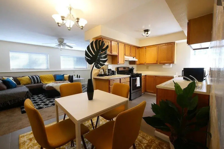 Modern Exquisite 2-bedroom Home in Lafayette