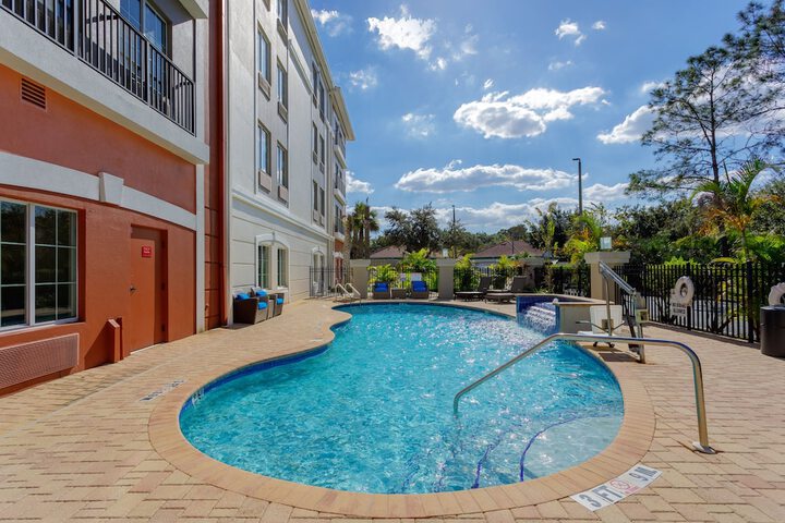 Pool 14 of 73