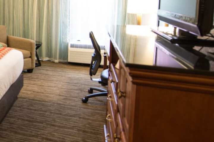 Room 7 of 28