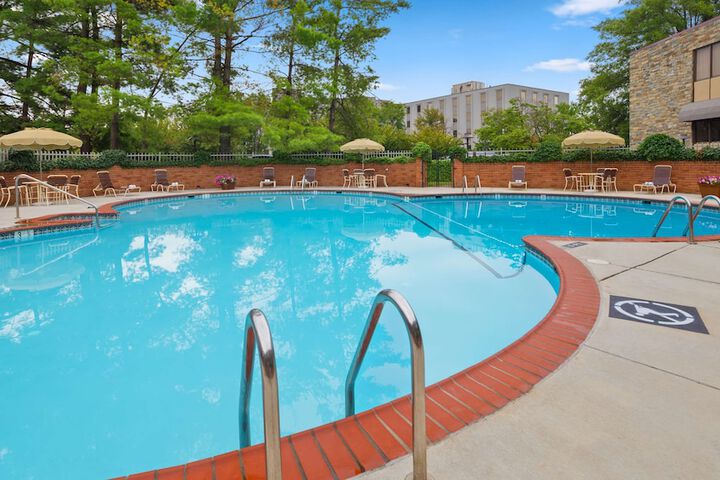 Pool 4 of 24