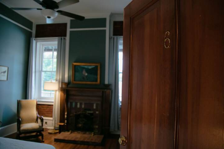 Room 45 of 87