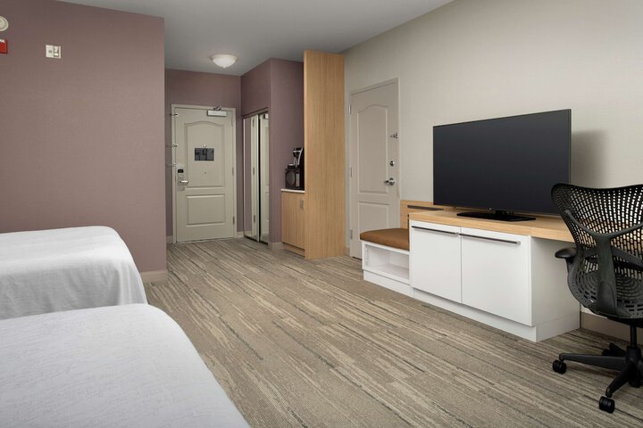 Room 17 of 43