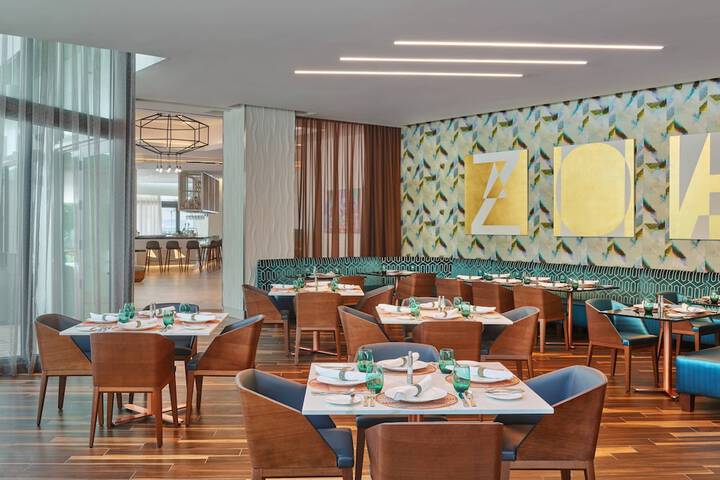 Art Ovation Hotel Autograph Collection
