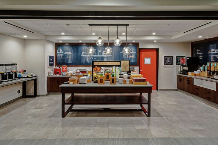 Hampton Inn Fresno Airport