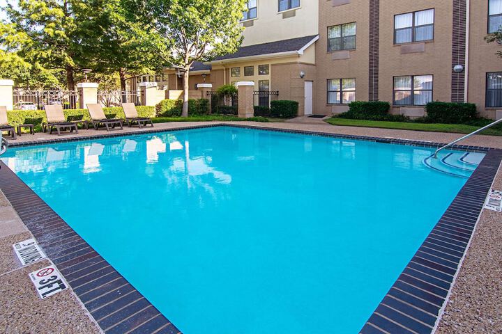 Pool 10 of 54