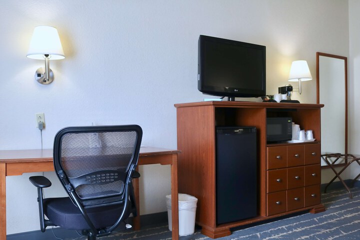 Best Western Fostoria Inn & Suites