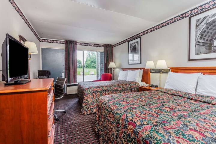 Room 5 of 14