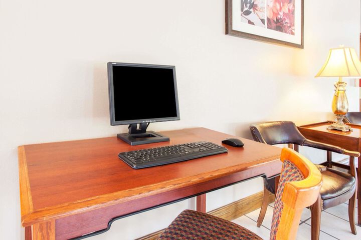 Business Center 14 of 14