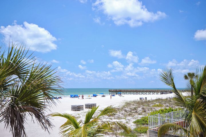 Beach Cottages 1504 by Distinctive Beach Rentals