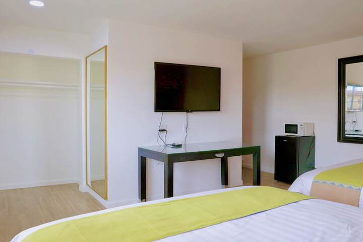 Room 28 of 51