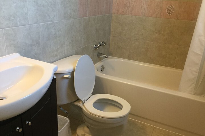 Room 10 of 24