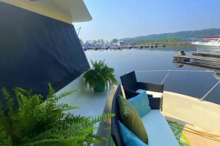 The Lily Pad Boatel Houseboat