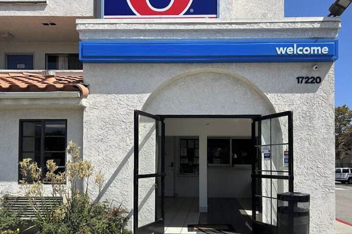 Studio 6 Suites – Bellflower Ca - Los Angeles