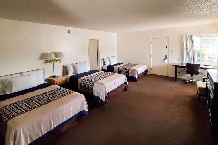 Room 27 of 46
