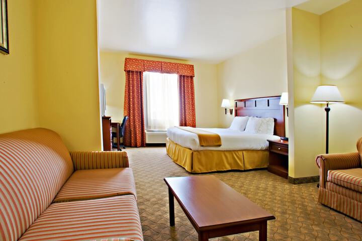 Room 13 of 28