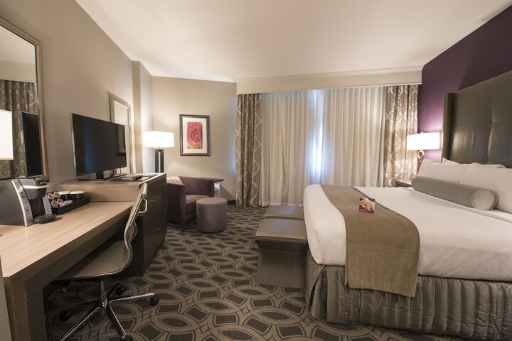 Room 33 of 80