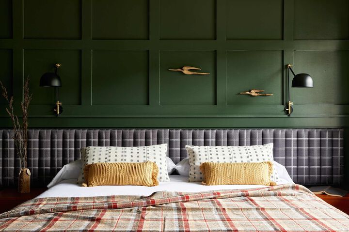 Hunter Lodge a Bluebird by Lark