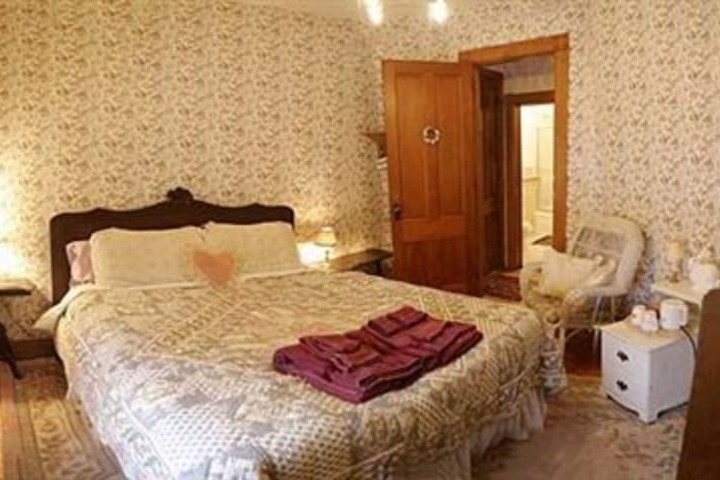 Room 70 of 100