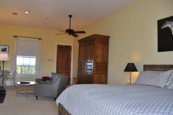 Room 52 of 353
