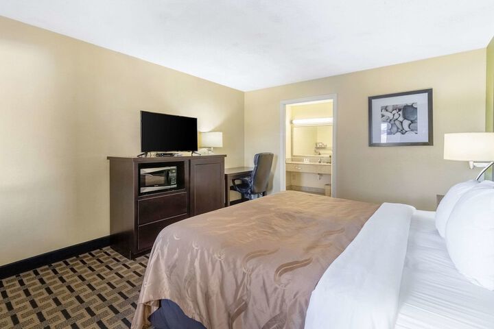 Room 15 of 27
